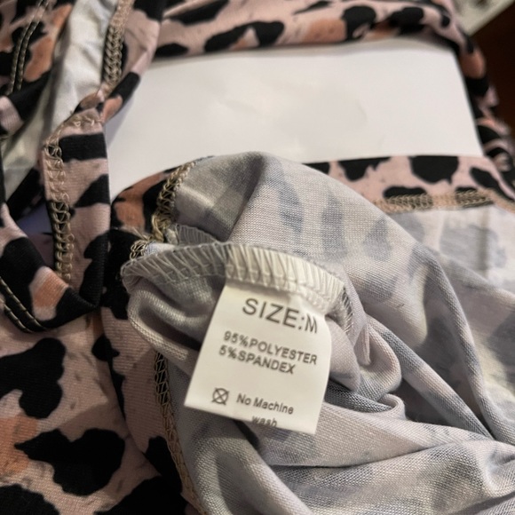 Leopard Print Sleeveless Top w/ Choker Neckline - Picture 5 of 5